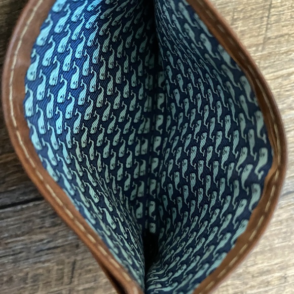 Vineyard Vines Faux leather & fabric whale wallet - Picture 3 of 3